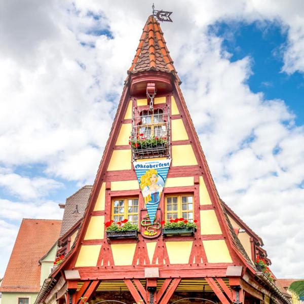 Oktoberfest Flaggvimpel Kvinne i Dirndl Stor